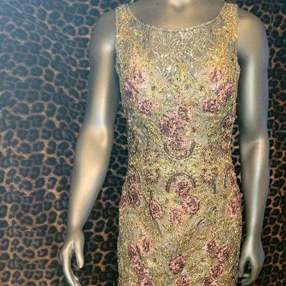 Gown - Picture 10 of 11